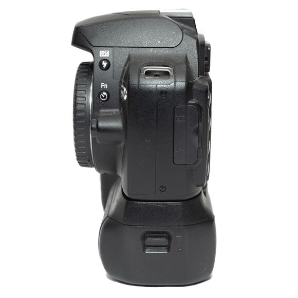 Nikon D60 10.2 Megapixel F-mount DSLR Camera - Picture 3 of 10